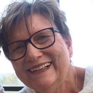 Meet your Posher, Sandi